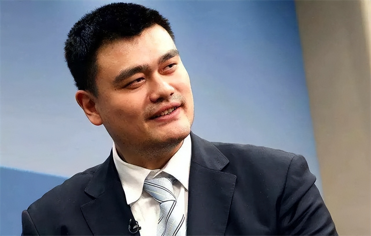 姚明和妻子叶莉近照 (姚明老婆叶莉个人资料简介)