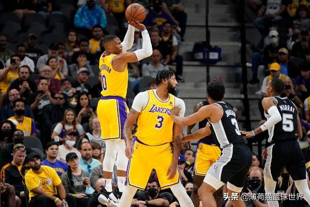 威少首秀直杀篮下左手上篮,威少巅峰时刻集锦0.7秒绝杀