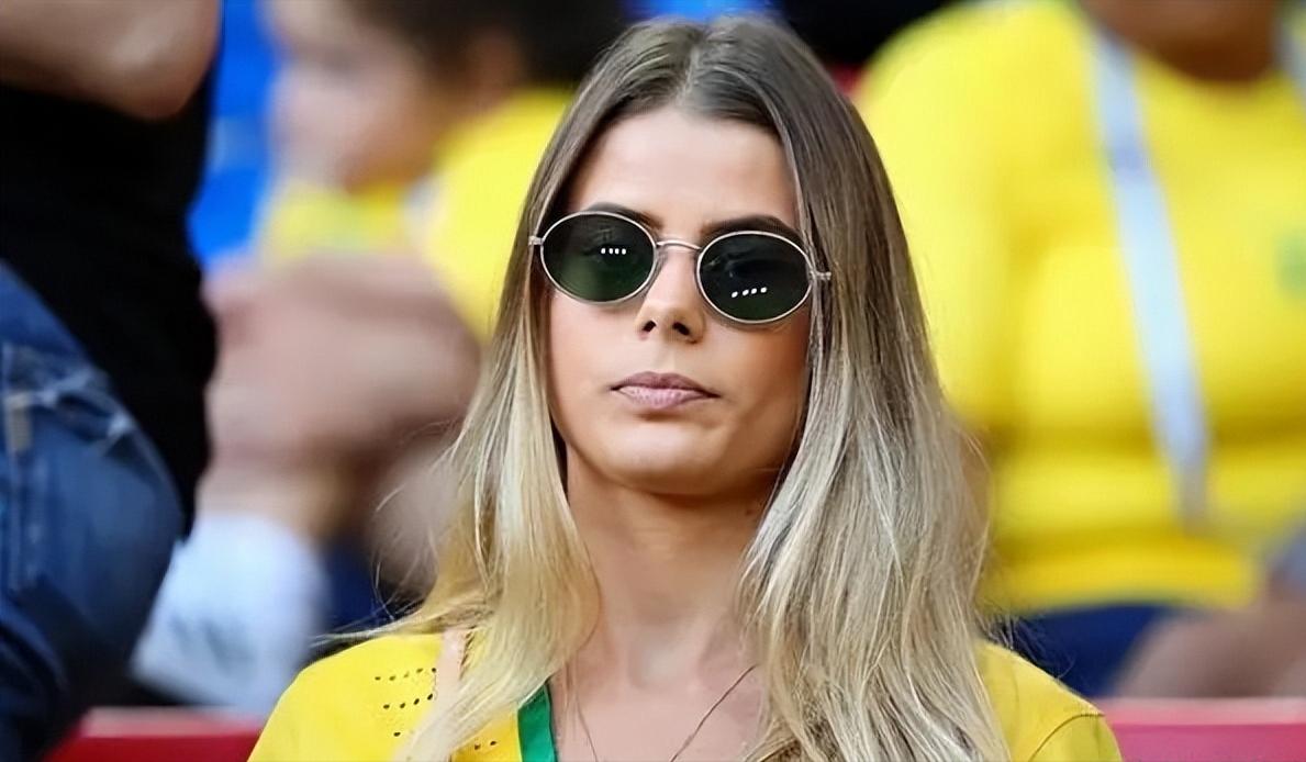 巴西世界杯决赛德国球员太太,巴西太太团亮相世界杯