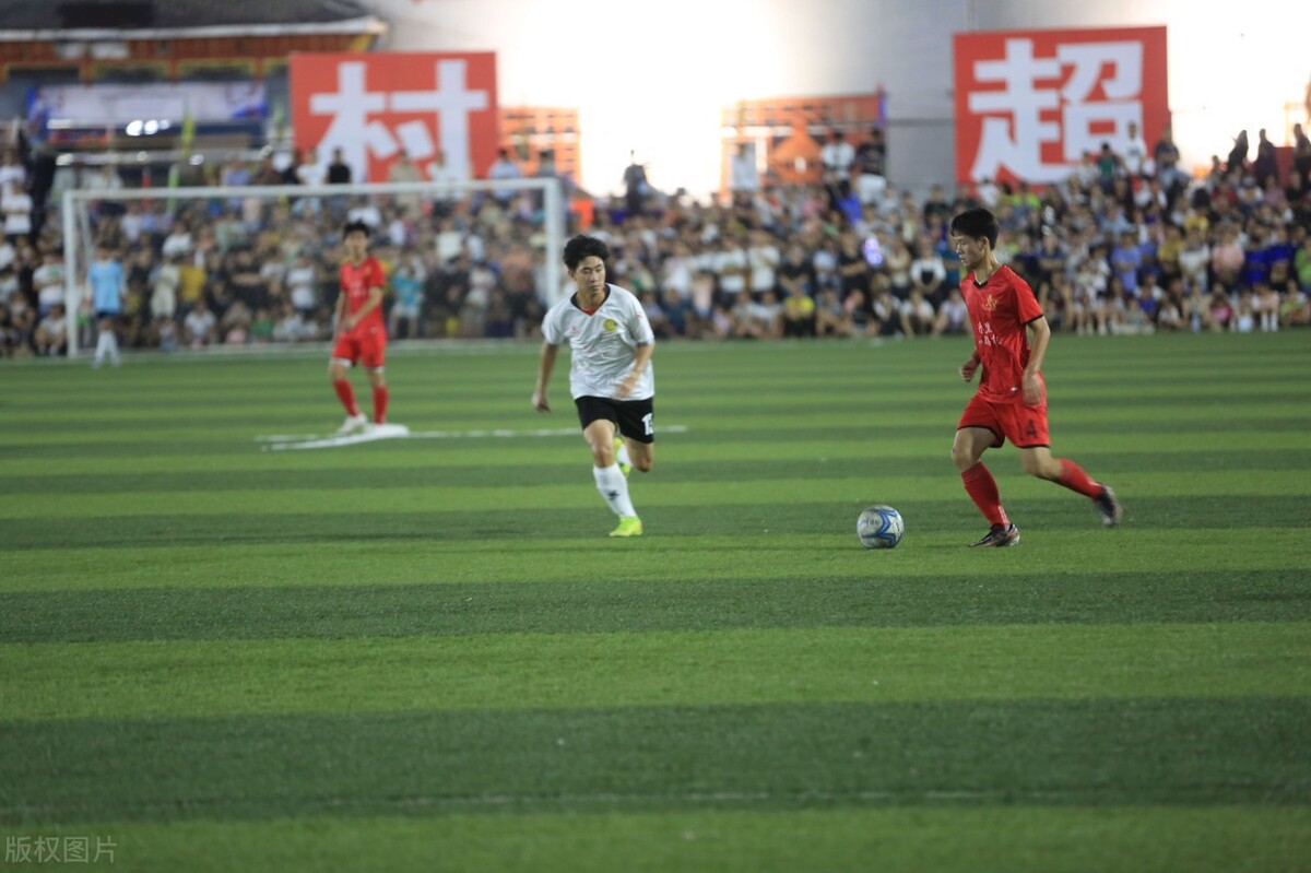 草根联赛不想火都难！获韩乔生力挺，赵丽娜站台，范志毅答应赴约