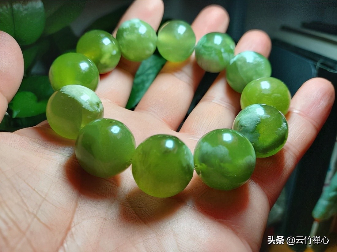 中国四大名玉之岫玉,岫玉跟翡翠还有和田玉的区别