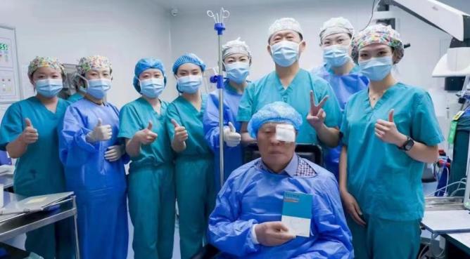 一术多效！首批全新一代散光矫正型白内障手术在爱尔眼科成功开展