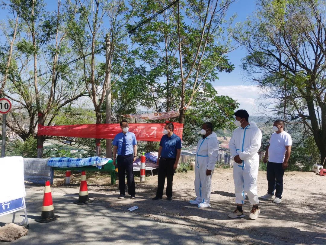 全力以赴尽锐出击——临夏州政法系*战统**“疫”一线显担当