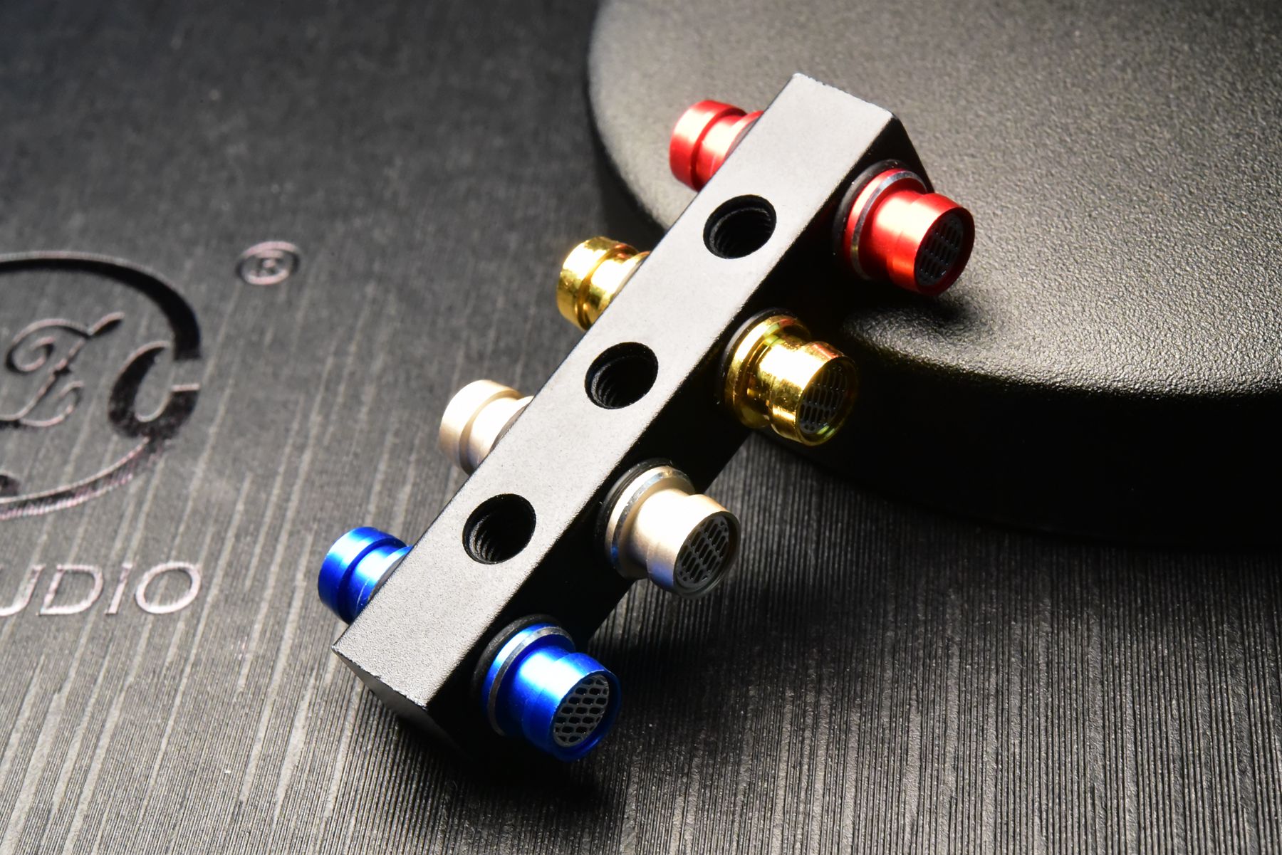 像河南菜一样做耳机!出自广西人之手的LZAX圈铁静瓷9单元试听