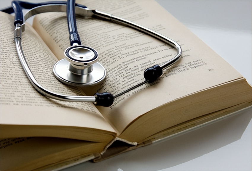 掏肠恶魔乔建国：花季少女夜路回家，惨遭毒手小肠被从*体下**掏出