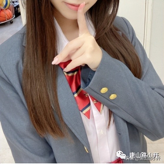 表妹突然加我微信了,女友偷偷让她闺蜜加我微信