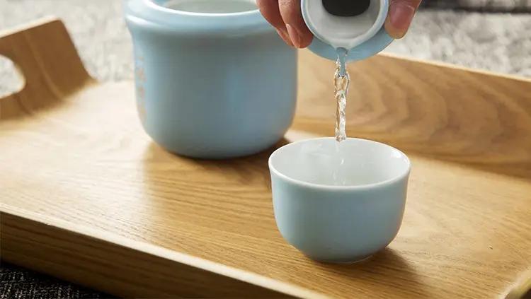 茅台和老村长有什么区别,老茅台和老村长的区别