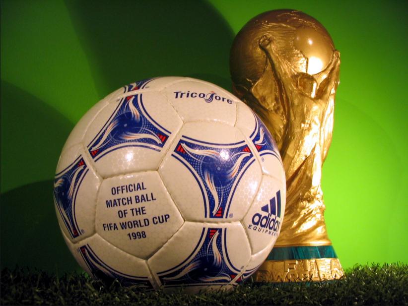 98年世界杯经典片段,98年世界杯的球服太经典了