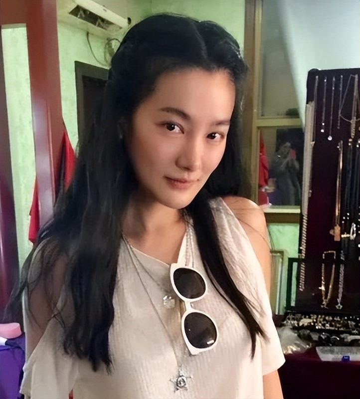 表面正人君子其实是衣冠禽兽,看似正人君子实则人渣