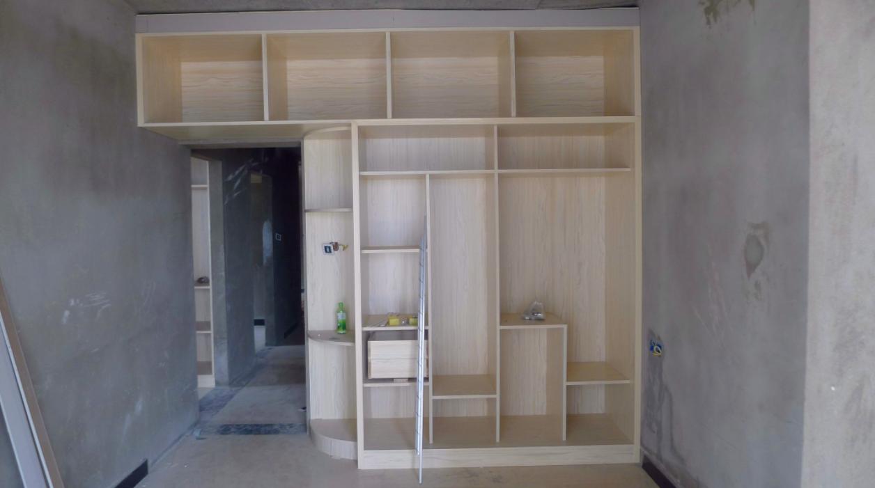 让木工打柜子需要注意哪些问题,为什么找木匠打柜子门要定制呢