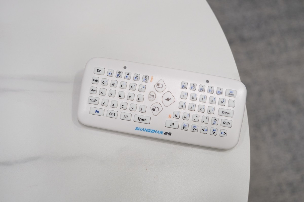 为了玩游戏买个游戏机,为了玩游戏买了显示器