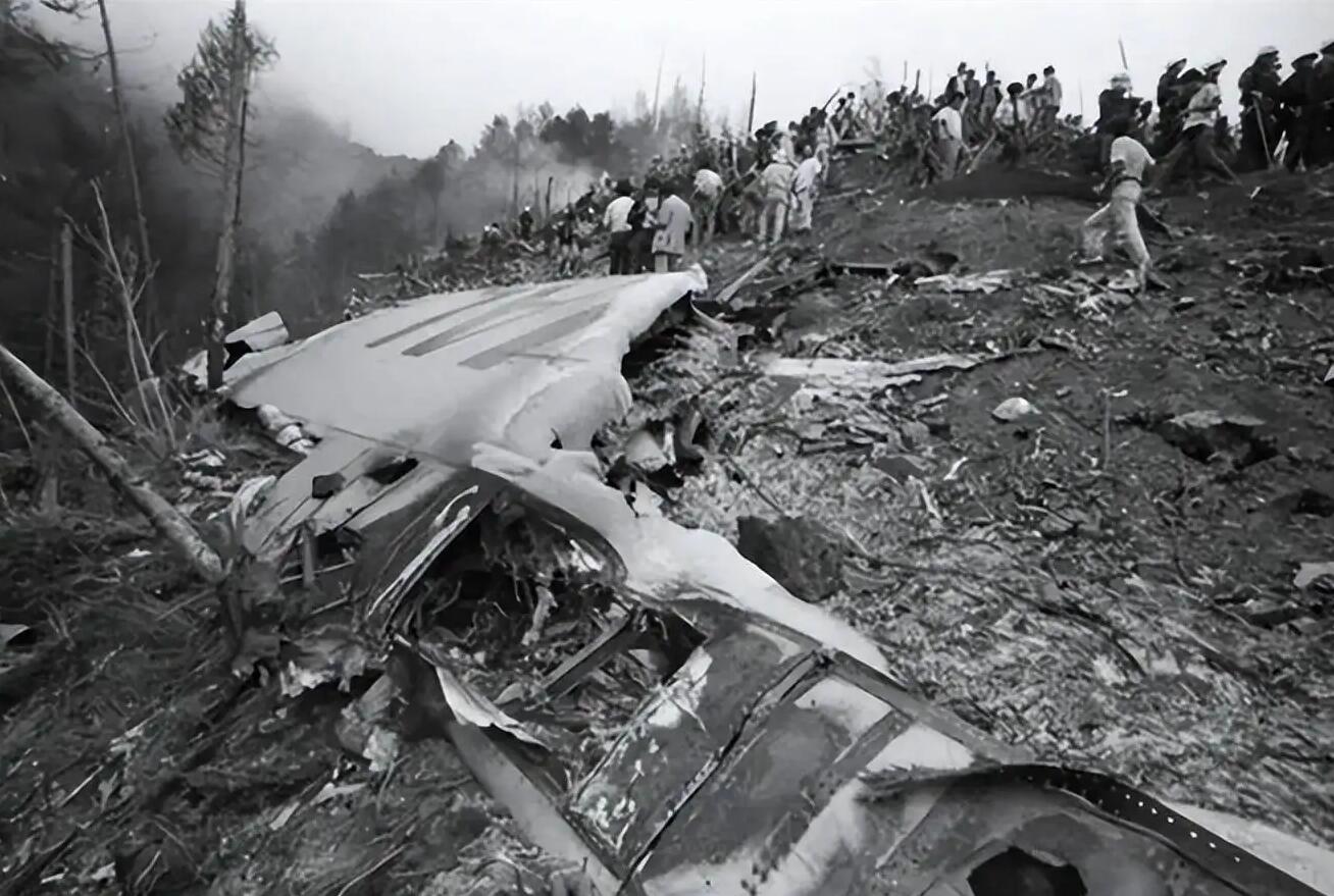 中国民航失事空难全记录,飞机坠毁中国最惨重的一次空难