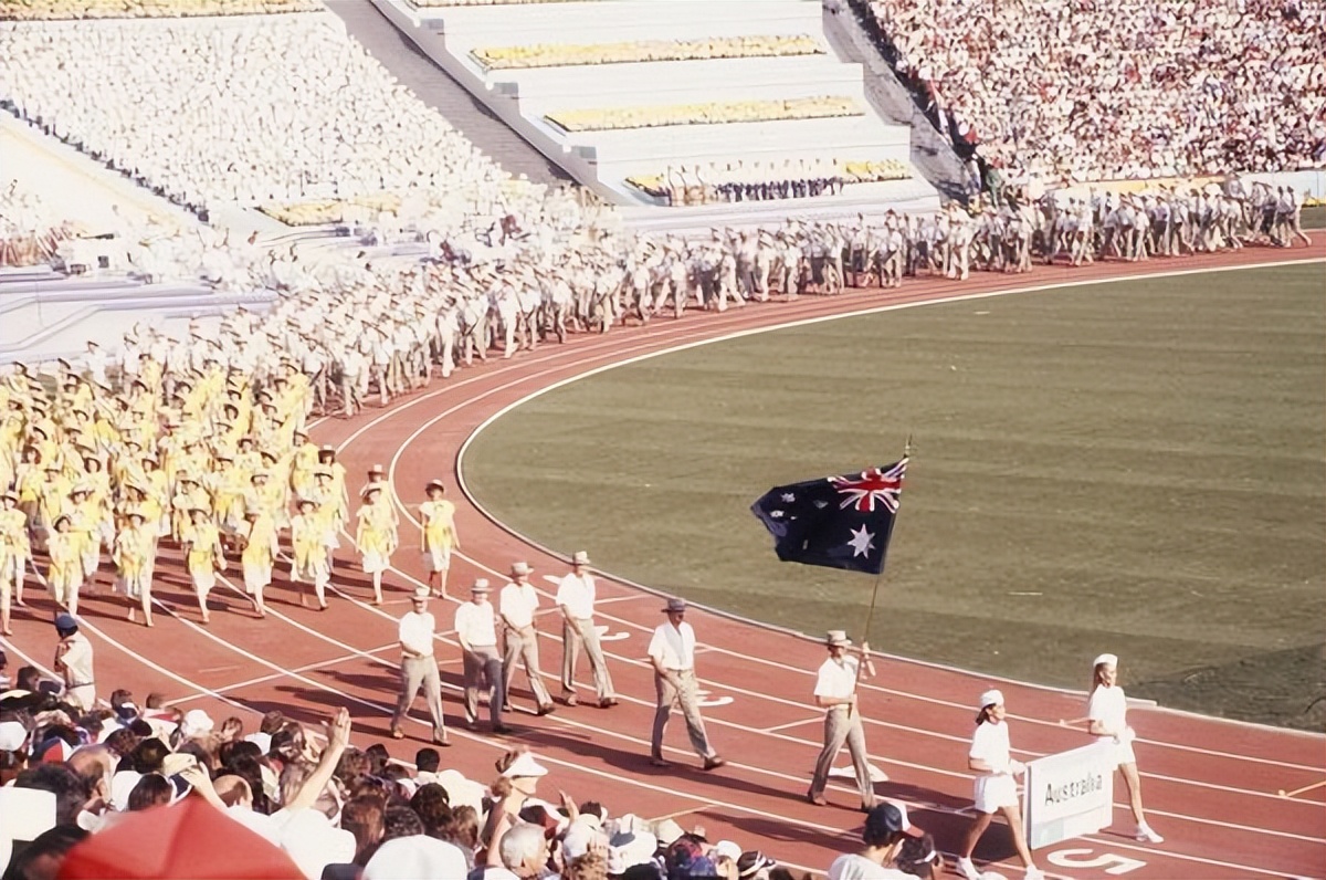 耗费1.18亿打造的鸟巢,15年耗资100亿美元