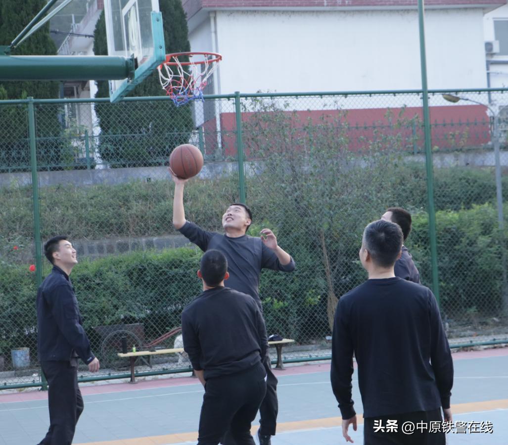 拥抱春天播种希望植树节手抄报,植树节拥抱春天播种梦想主题班会