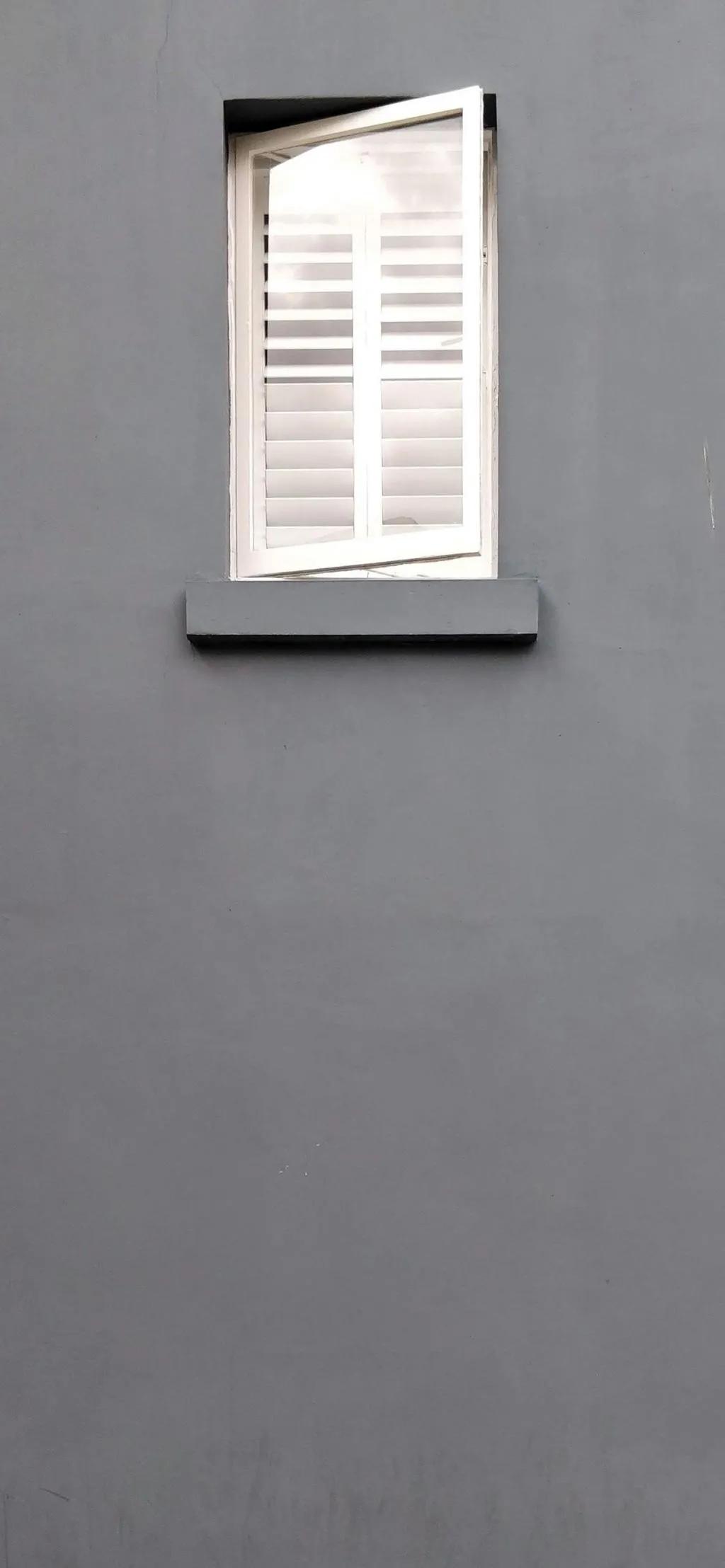 手机壁纸，我是心门上了锁的一扇窗，任寒风来来去去关不上