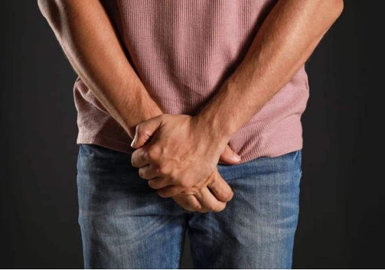 ED与年龄有关系吗？阿伐那非有效改变尴尬境地，喝酒可以服用吗？