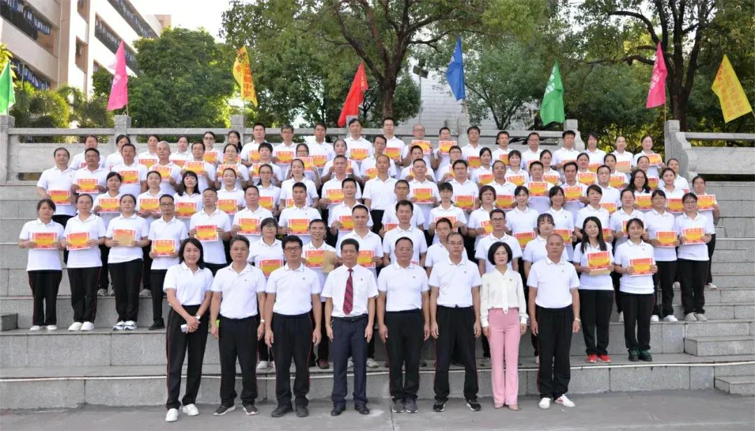 广东学校开幕式震撼全场,广东这所学校超硬核