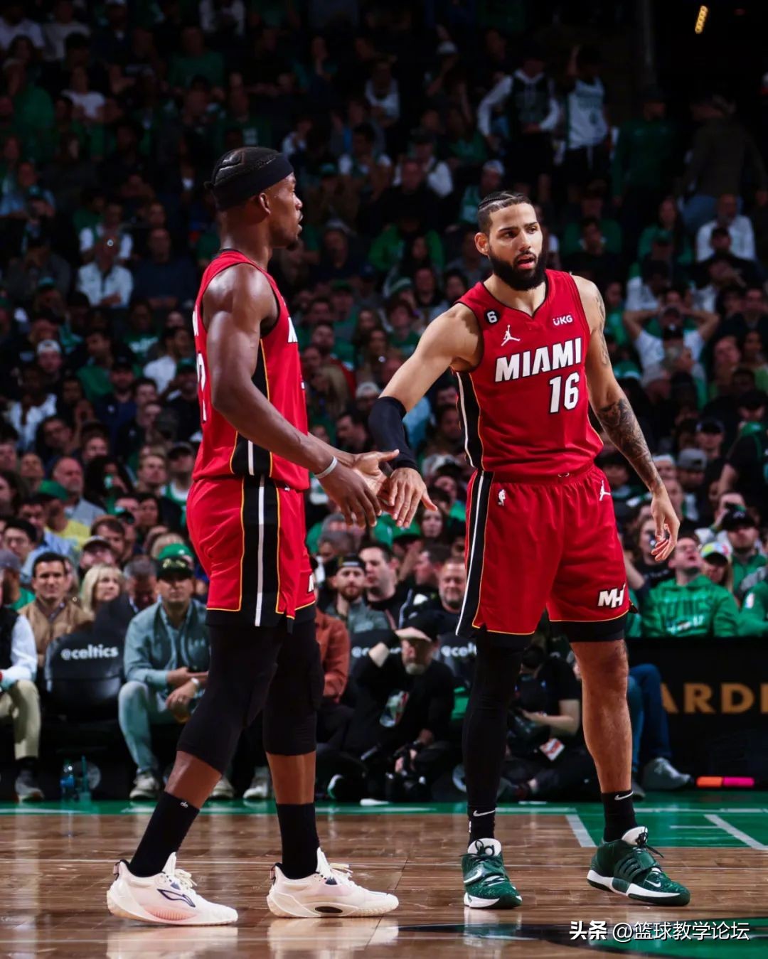 客场2比0！打服全世界！24-9，这就是激怒巴特勒的后果