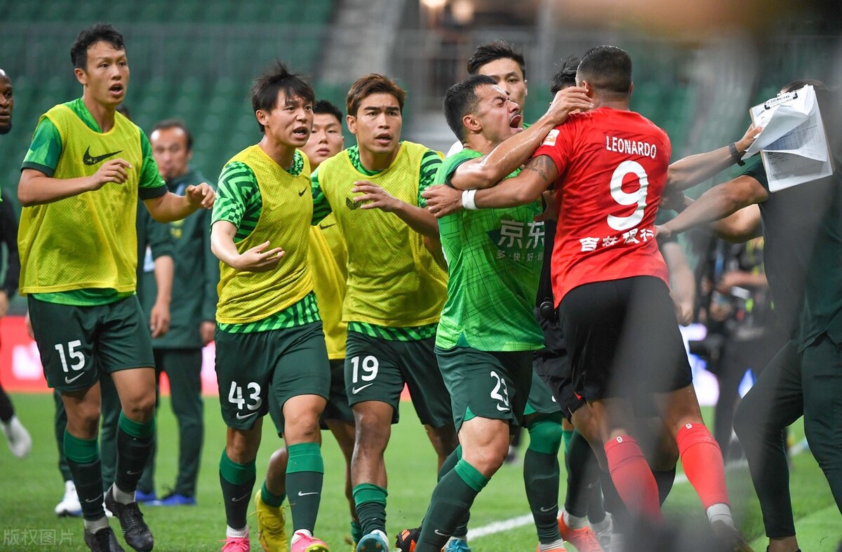 中超冲突长春亚泰,中超赛场再现冲突事件视频回放