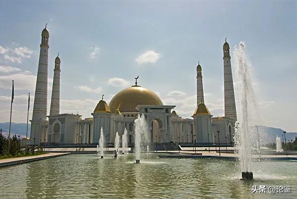 沙漠中的香格里拉：土库曼斯坦有多豪？医疗教育住房全部免费