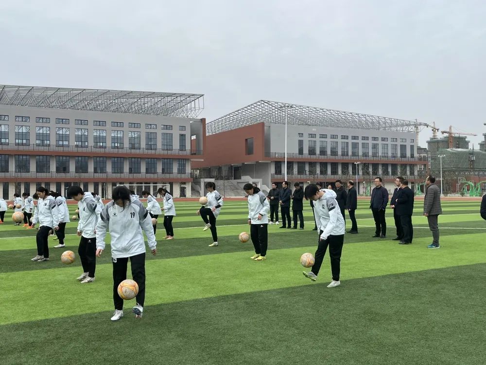 凝心聚力共谋成长——江苏省名校长工作室（主持人：陈欣）