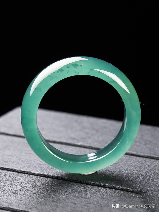 文玩手串男的戴哪种意义好,各种文玩手串佩戴效果男