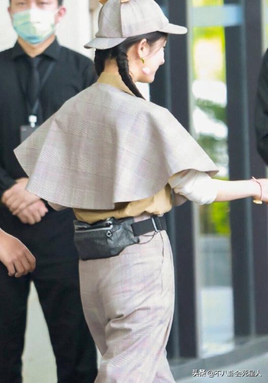 为什么女明星臀型都很圆润,虎背熊腰的身材女