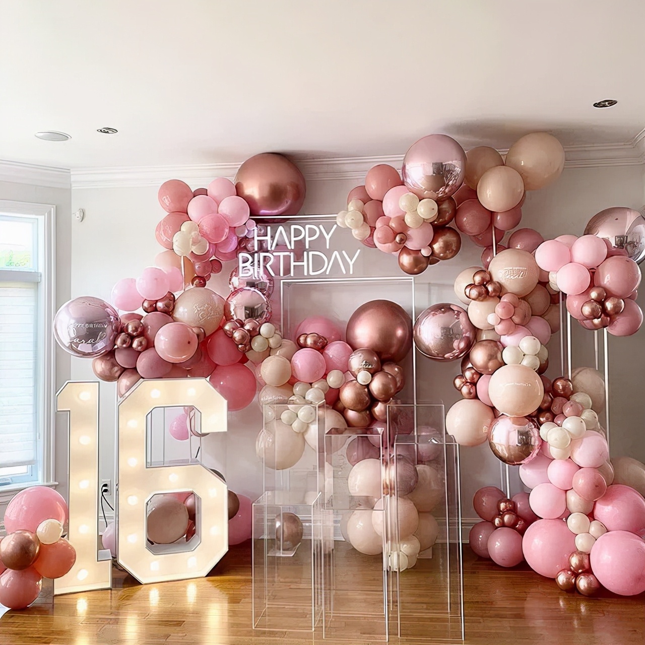 生日蛋糕流行装饰,生日蛋糕装饰多但不幼稚