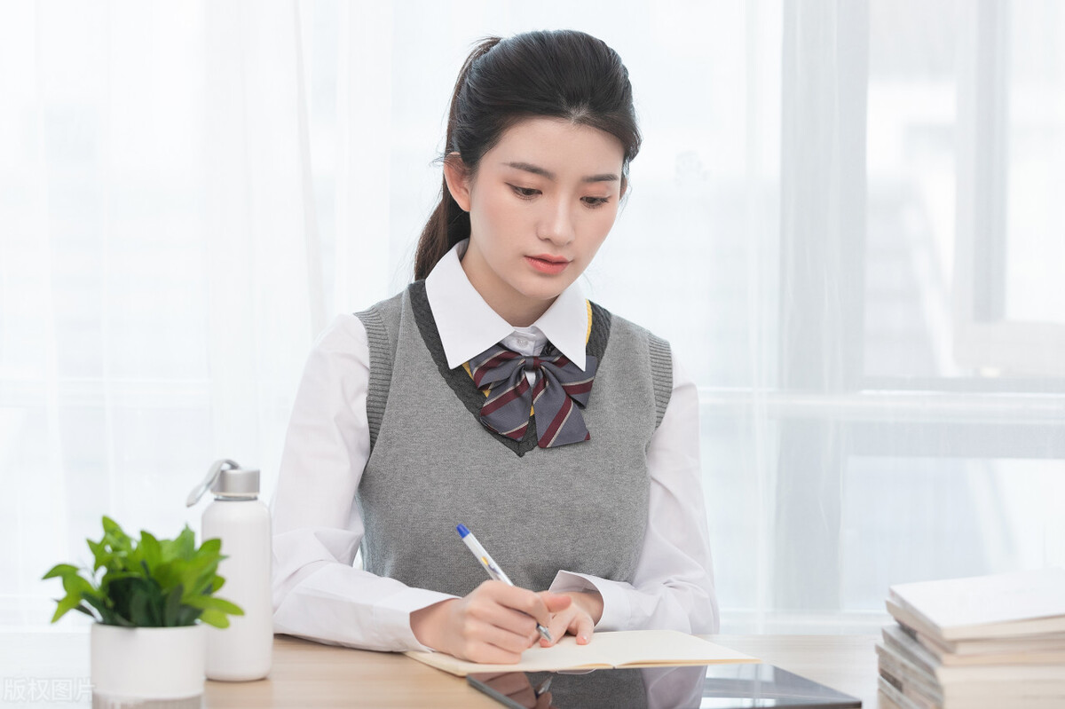 2023语文中考必考古诗词默写,2023中考必考古诗词有哪些