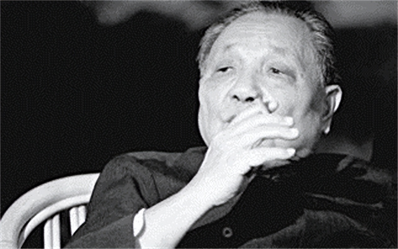 1988年全国人大会议上，有人给*小平邓**递纸条：小平同志请不要吸烟