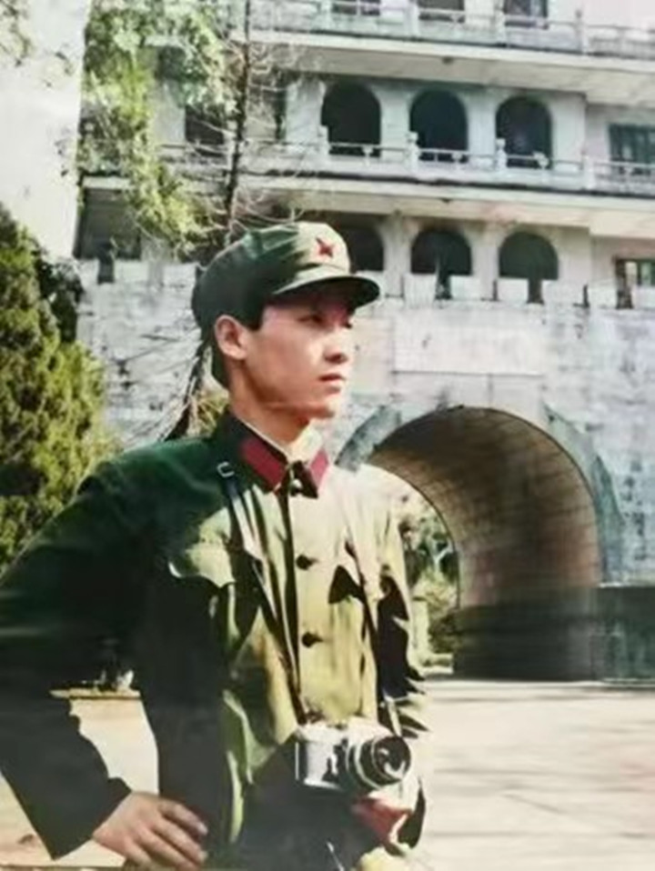 贾永：18岁，我在边境反击战战场当记者