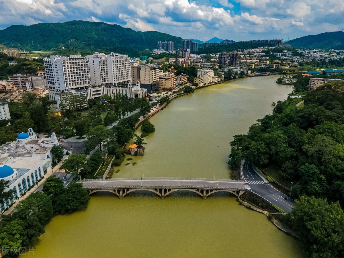 冬天哪里温泉度假村最好,泡温泉地方推荐室内温泉