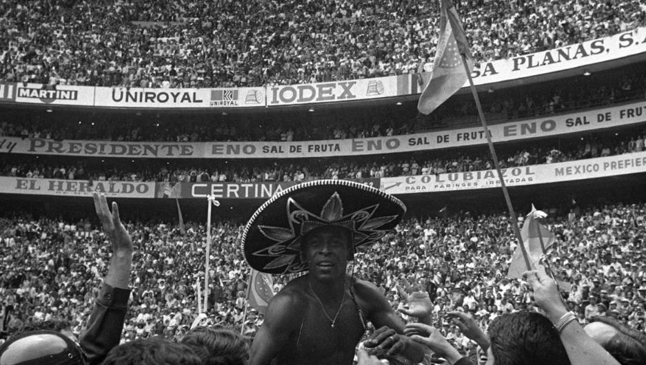 巴西传奇足球明星贝利传奇一生！不幸于12月29日因病去世