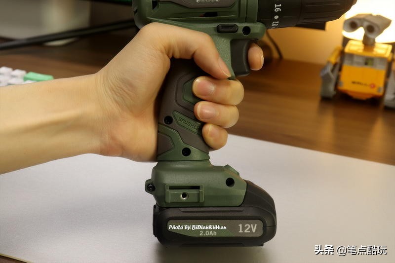 无刷冲击锂电钻好不好,无刷锂电钻多功能冲击钻