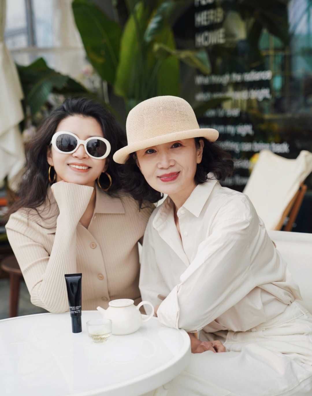 40岁妈妈烫发发型圆脸,四十多岁妈妈烫发洋气