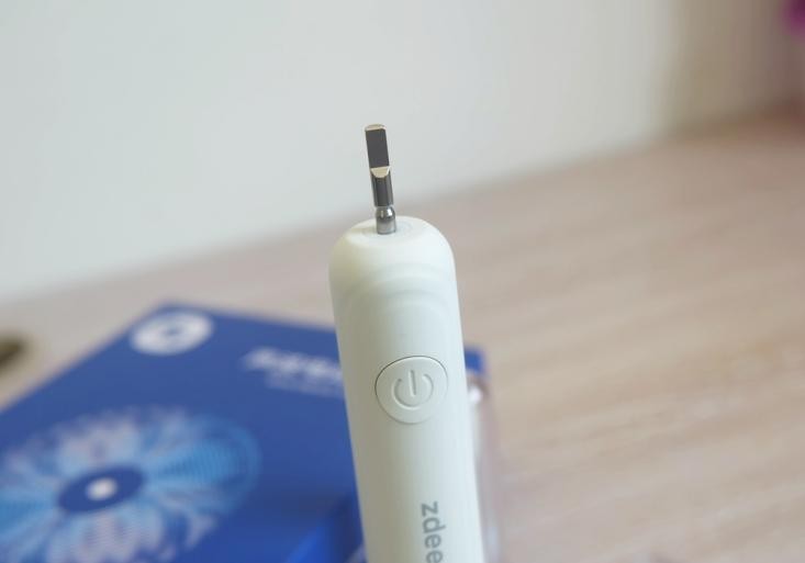 如何使用声波电动牙刷,声波电动牙刷使用正确方法