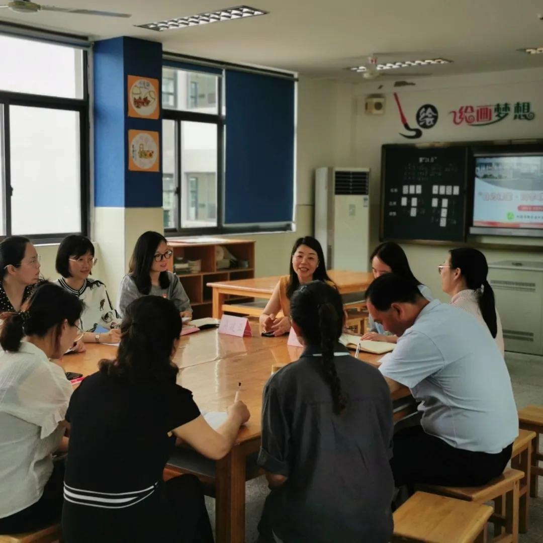 本期《师说》与您分享吴建亚校长与江溪小学的故事