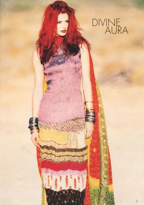 她凭一头叛逆红发惊艳时尚圈！鼻环戴Chanel耳环，却在巅峰退圈…