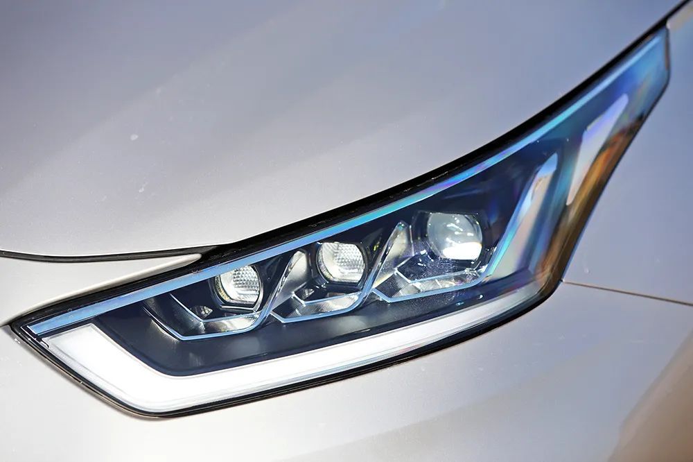 小汉兰达四驱混动版,广汽丰田汉兰达双擎豪华版