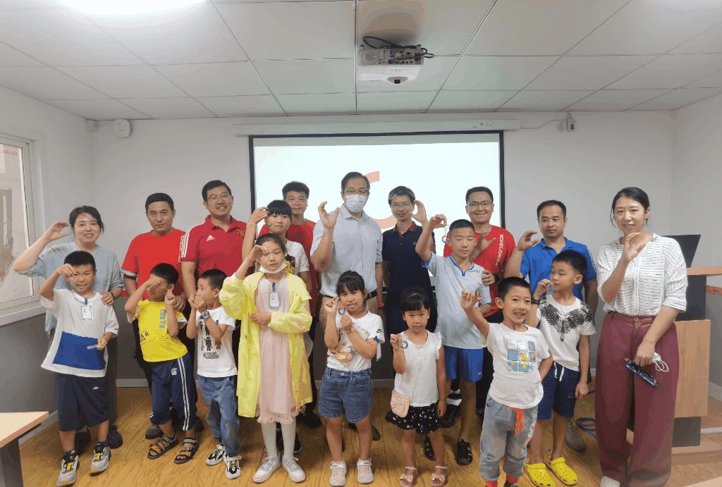 科尼赛克居家,在科尼赛克工作