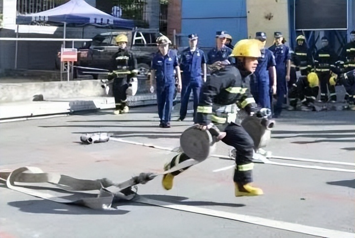 新蓝出征挑战自我,新蓝对抗赛视频