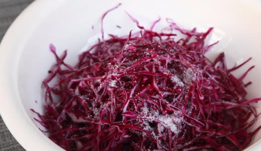 中年女性要少吃糖,要想不显老多吃花青素食物