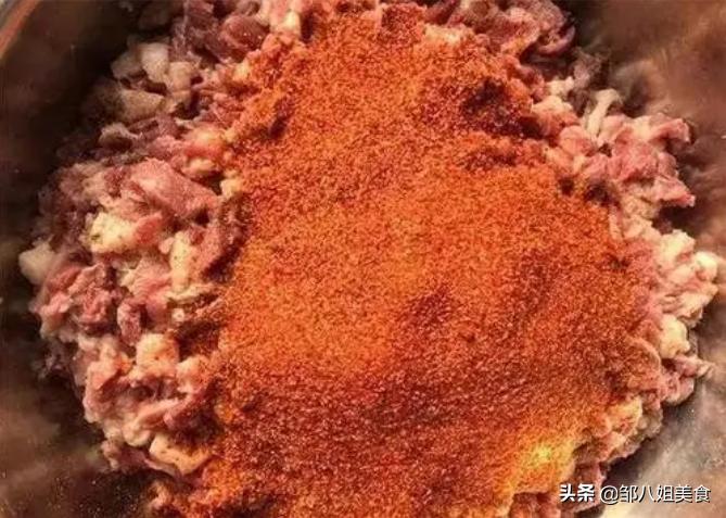 灌香肠的正宗配方都放什么调料,灌香肠的正确方法和配方