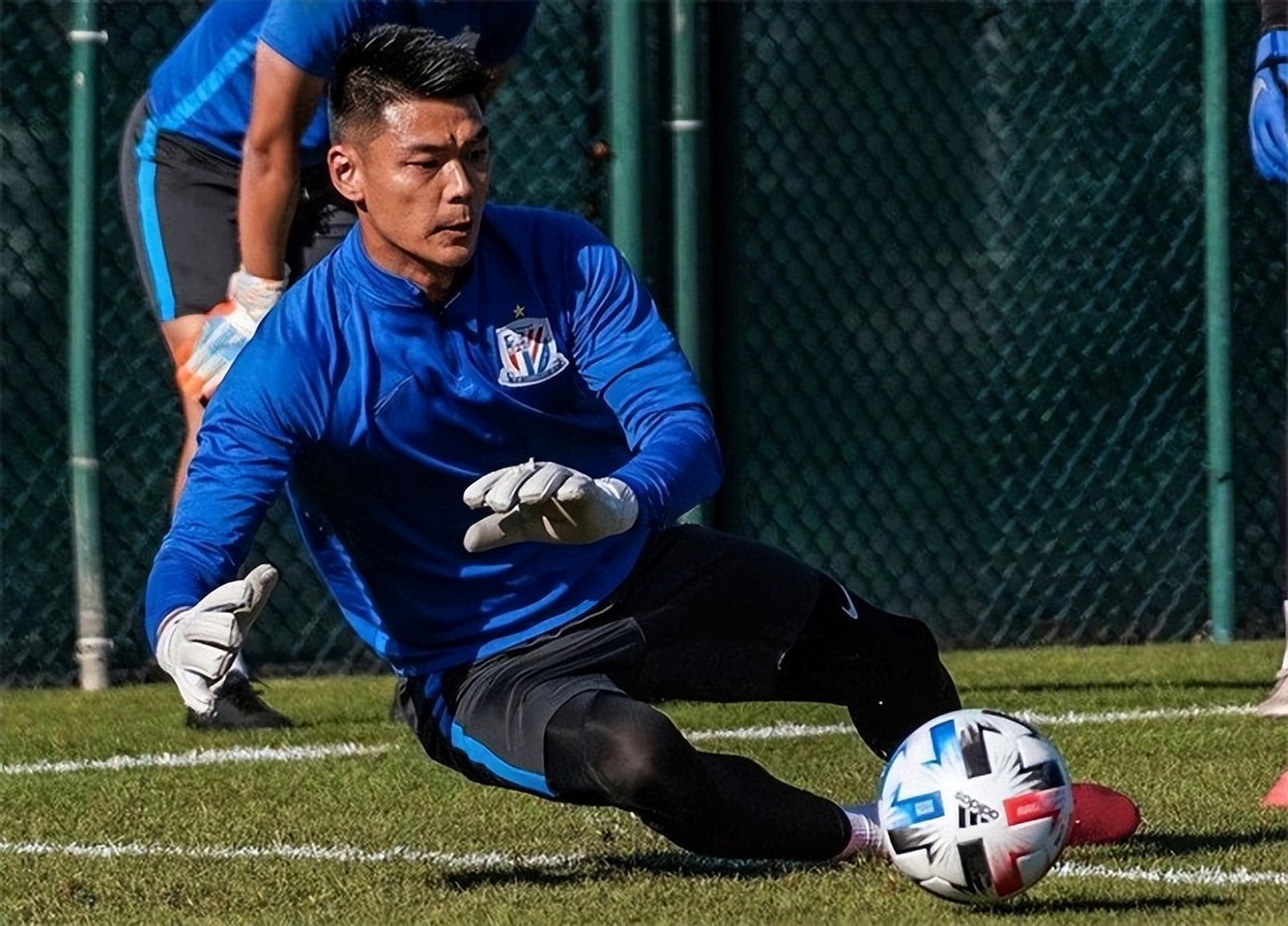 广州恒大门将曾诚年薪多少,广州恒大门将曾诚