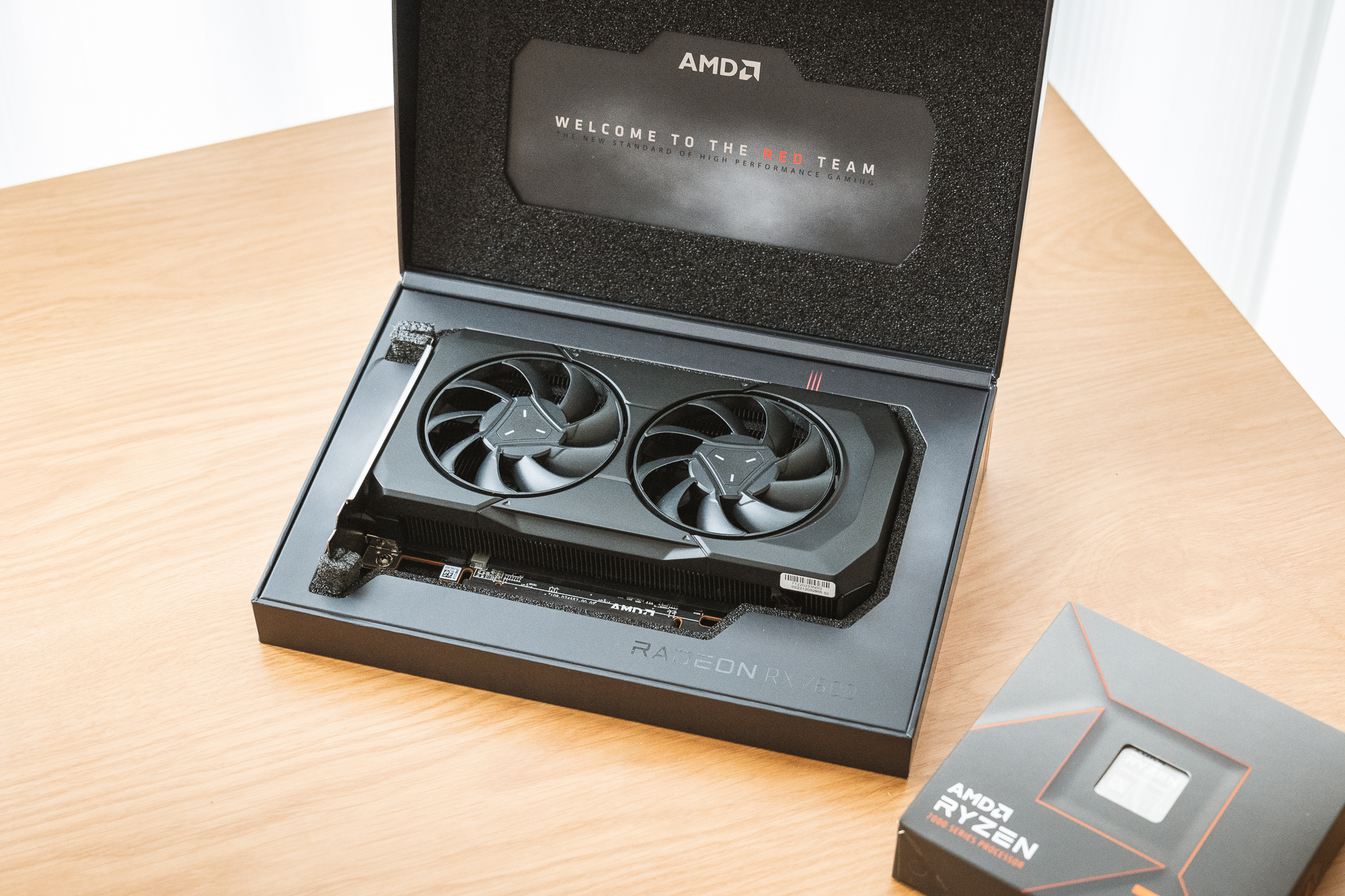 amdradeonrx7600显卡海外降价,amdradeon7600显卡评测