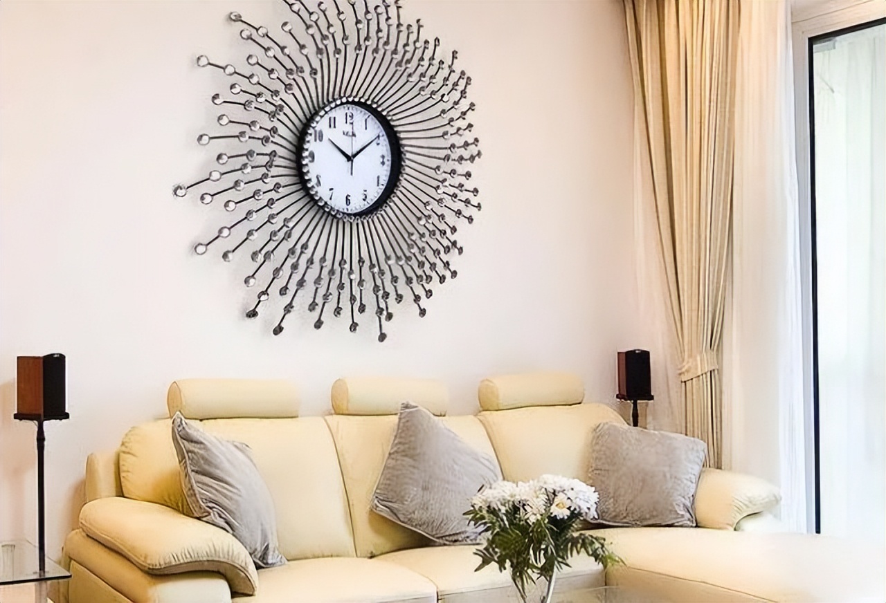 钟表三处不挂是怎么回事,钟表不挂三处日子越过越富