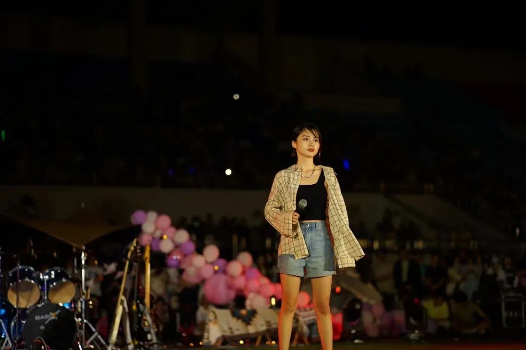 河南大学音乐节,河南科技大学草坪音乐节完整版