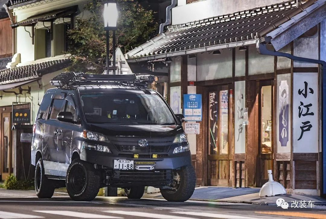 新款丰田威尔法改装,奶爸车改造老霸道