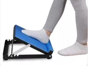 足内翻容易崴脚,足内翻多走路锻炼能减轻吗