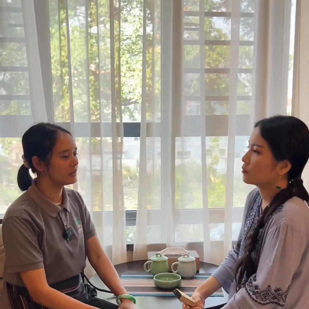 帮一个缅甸过来云南打工的小姐姐鉴定手镯，如果不是迫不得...